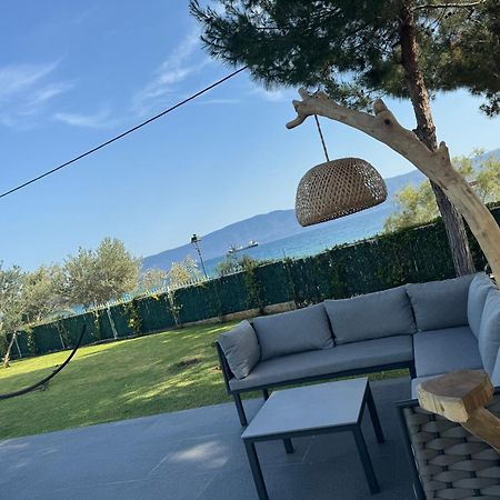 Zoza Luxury Villa Isthmia By The Sea With Private Pool Kalamáki Exterior foto