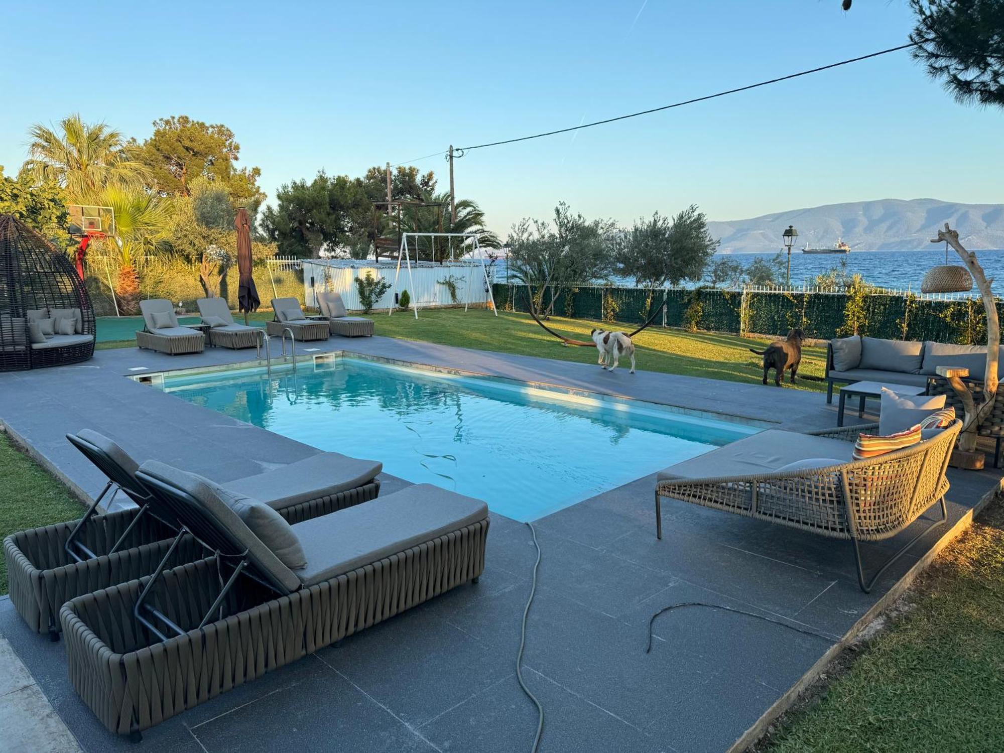 Zoza Luxury Villa Isthmia By The Sea With Private Pool Kalamáki Exterior foto