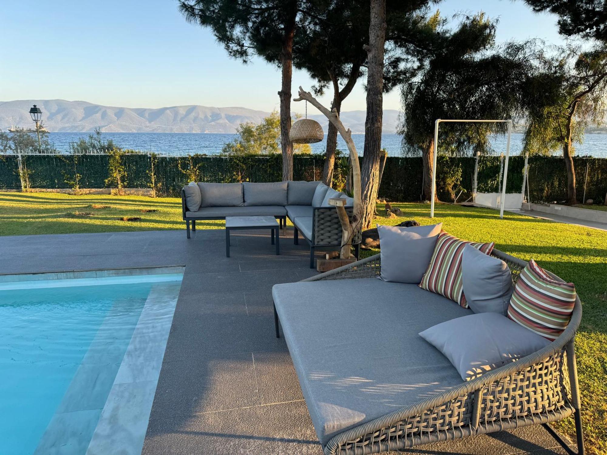 Zoza Luxury Villa Isthmia By The Sea With Private Pool Kalamáki Exterior foto