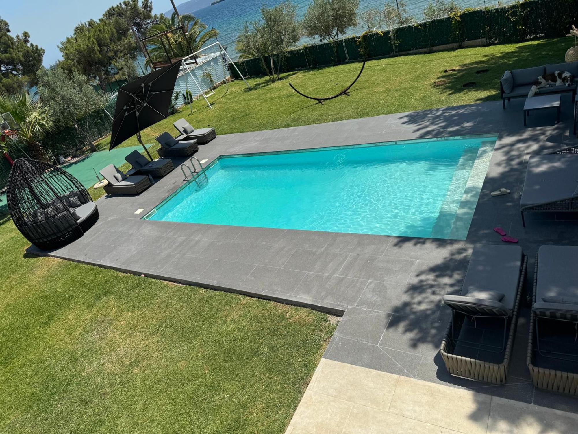 Zoza Luxury Villa Isthmia By The Sea With Private Pool Kalamáki Exterior foto