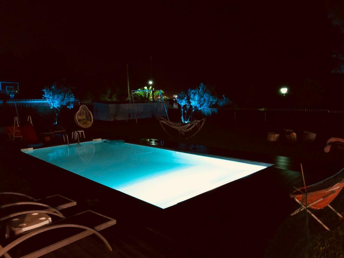 Zoza Luxury Villa Isthmia By The Sea With Private Pool Kalamáki Exterior foto